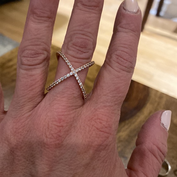Fashion ring rose gold plated with cubic zirconias NWT - Picture 2 of 2